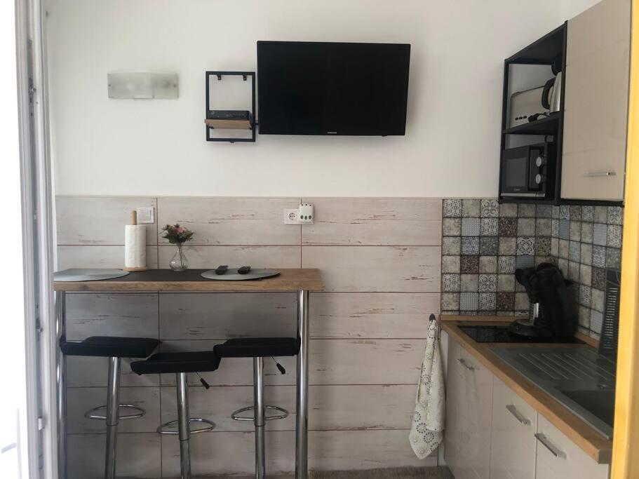Mora Apartman 3. Kiskunfélegyháza Exterior foto